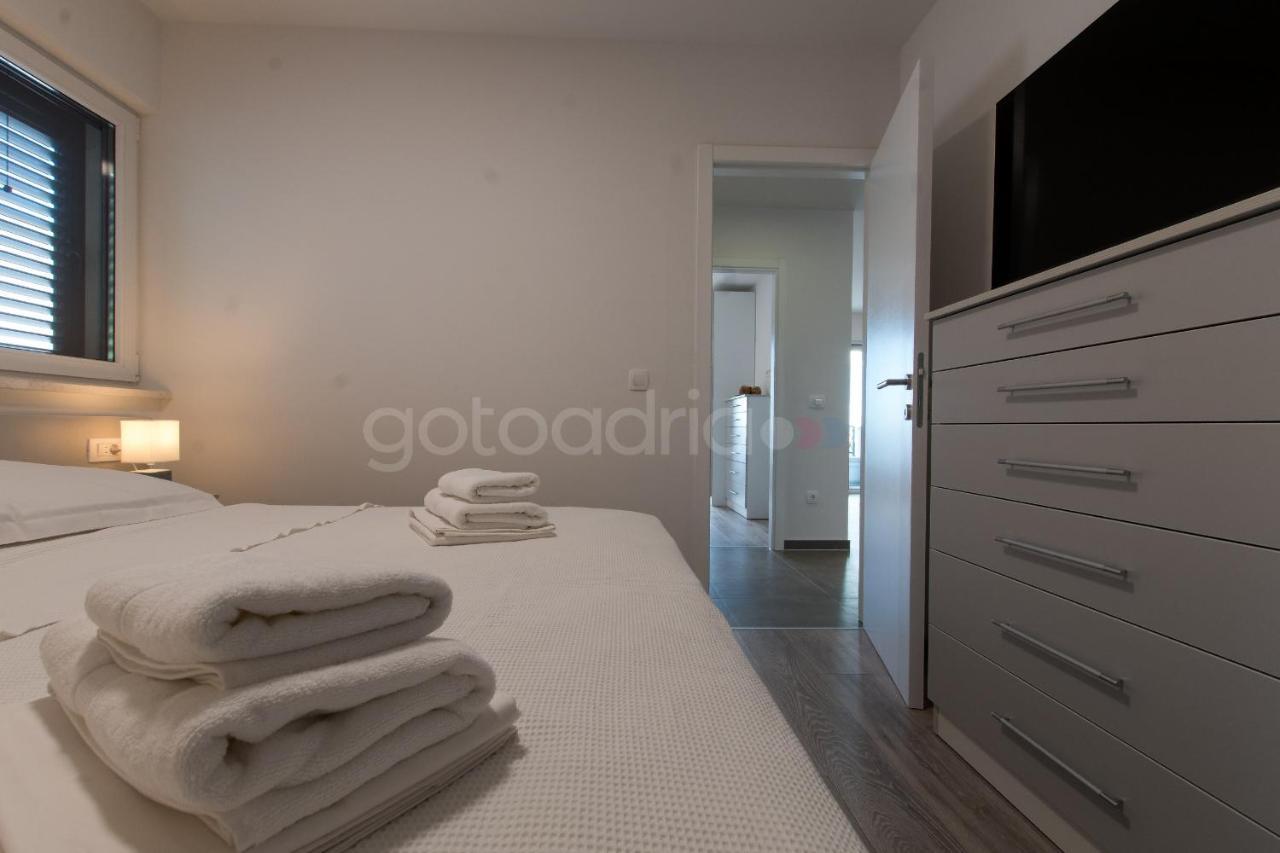 Sea View Apartment Leana Makarska Buitenkant foto